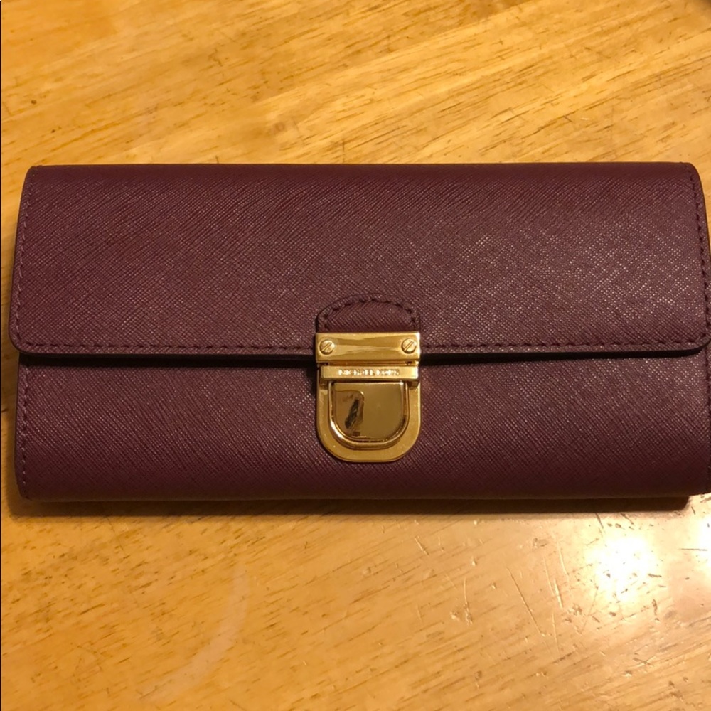 LARGE MICHAEL KORS WALLET